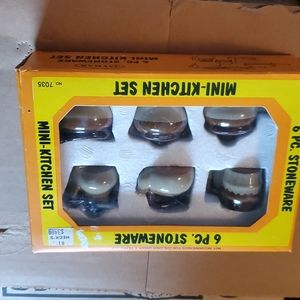 Kids kitchen stoneware set